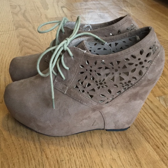 Booties - Picture 2 of 7